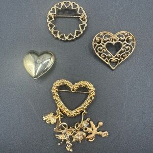 Lot of 4 “Hearts” Brooches ~~ Gold Tone Dangling Charms Valentine’ Day Love Pins